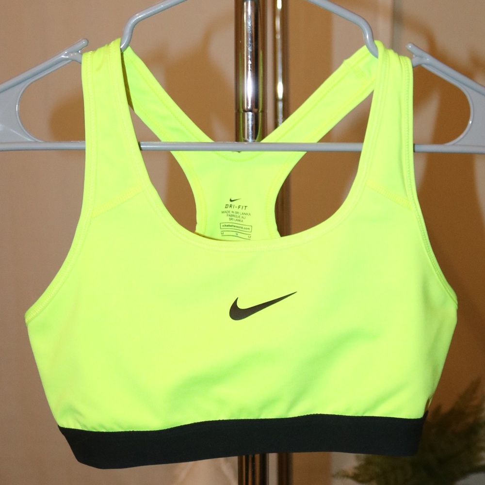 Nike Swoosh Sports Bra